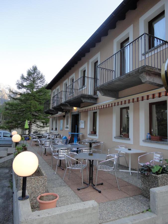 Ristorante Garni Lavizzara Hotel Sornico ภายนอก รูปภาพ