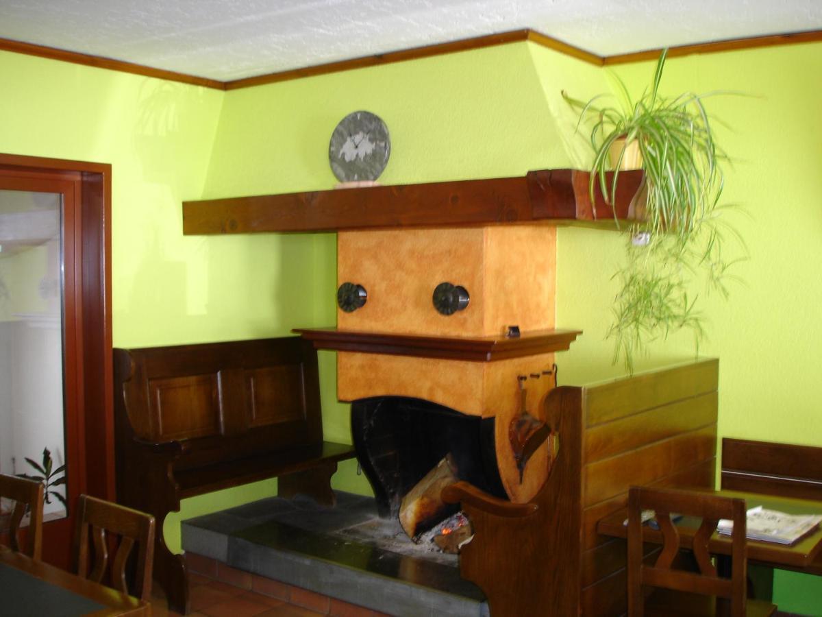 Ristorante Garni Lavizzara Hotel Sornico ภายนอก รูปภาพ